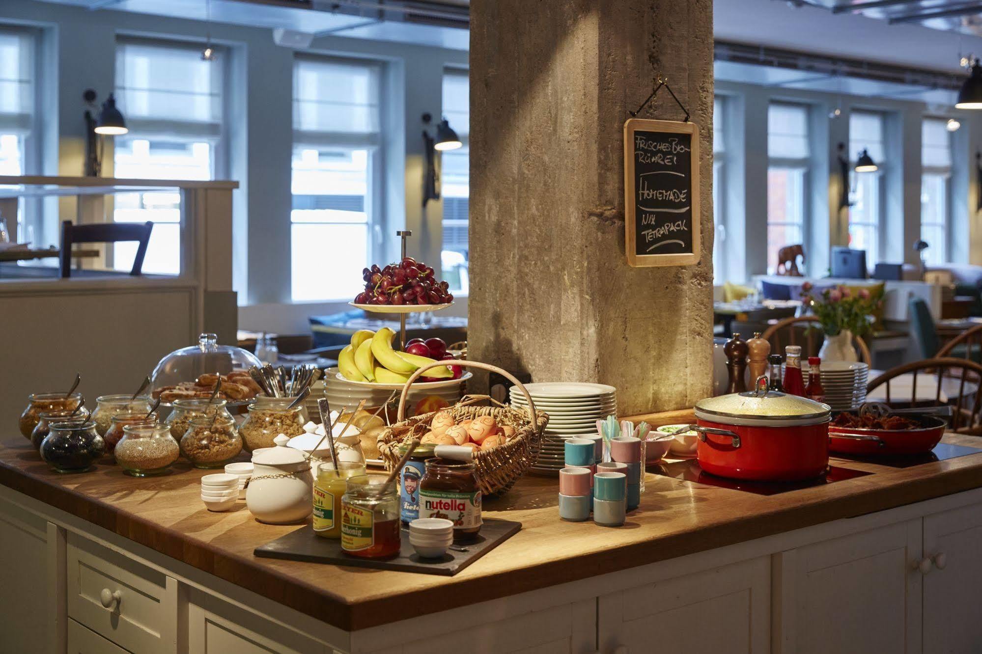 Henri Hotel Hamburg Downtown Bagian luar foto